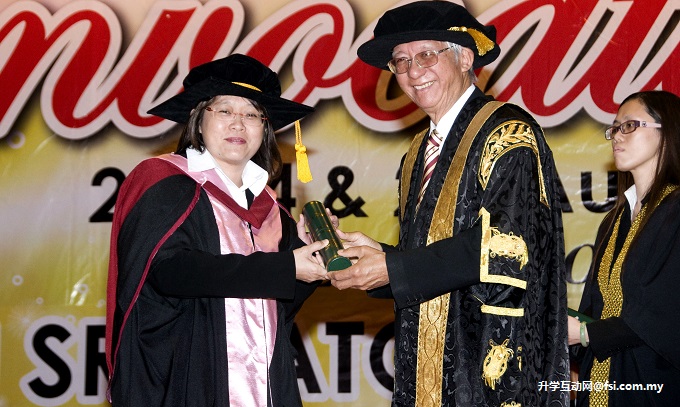 1,955 graduate in UTAR 17th Convocation