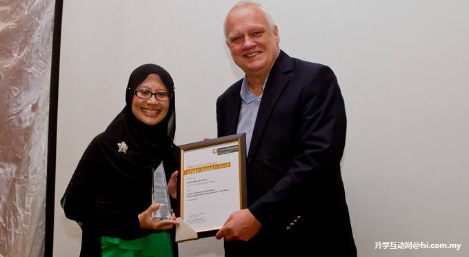 Curtin Sarawak recognises outstanding and long-serving staff