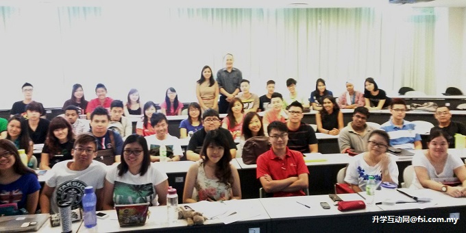 PAWS Miri volunteer talks about operating a NPO to Curtin Sarawak students