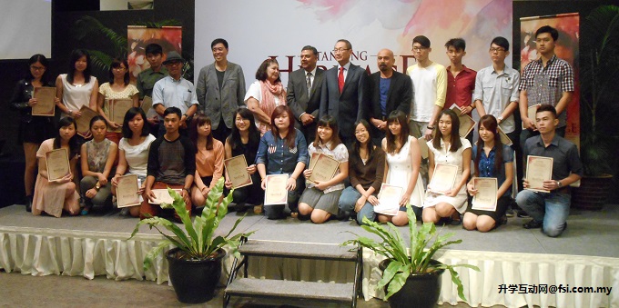 达尔尚艺术学院生以鹤立鸡群之姿勇夺Tanjong Heritage Art Competition 16座奖项，成绩标青