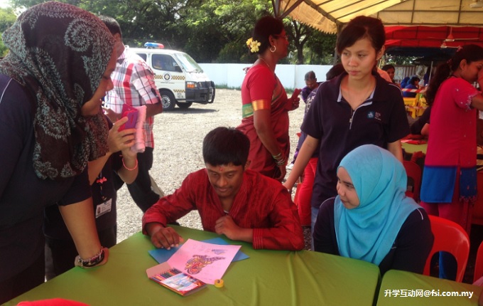吉隆坡世纪学院护理与商学系学生参与慈善活动