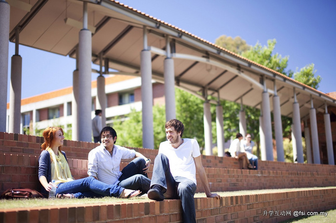 Curtin, a leading Australian University with campuses across Western Australia, Sydney, Singapore and Sarawak.