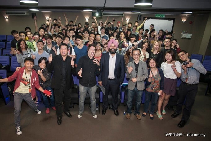From right: The One Academy Project Manager Lee Hooi Ling, The One Academy Founder & Principal Tatsun Hoi, Tau Films Creative Director & Visual Effects Supervisor, Tau Films Producer Mandeep Singh and The One Academy Head of Illustration Department Leo Chong with The One Academy students after Walt Jones Master Lecture.