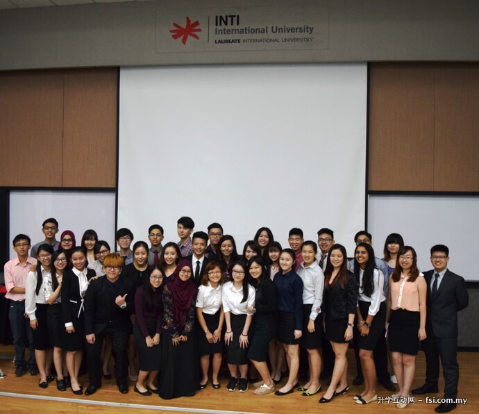 Graduating students from INTI College Nilai's 2015 SACE programme.