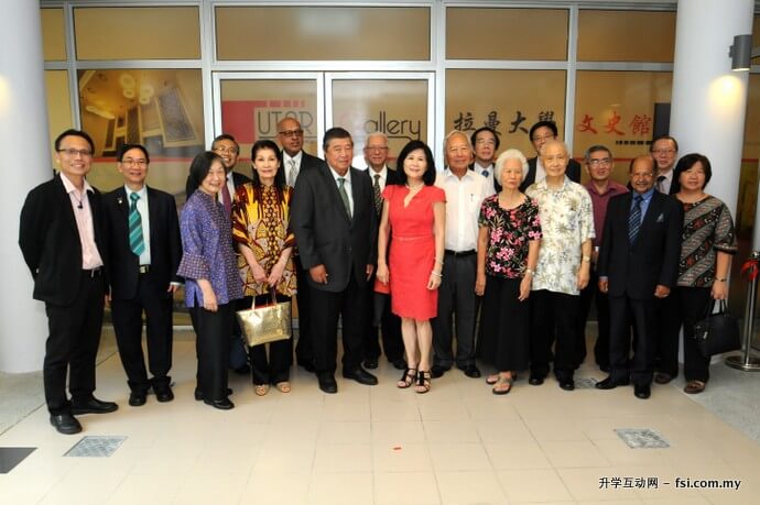 A group photograph of guests and staff of UTAR after ribbon-cutting ceremony.