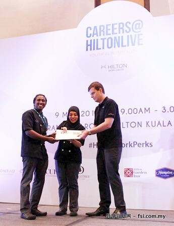 Joshua Fabhane Johnson（左起）和Mehreen Hassan在巧克力呈现小组比赛中分别夺得冠军和亚军奖。