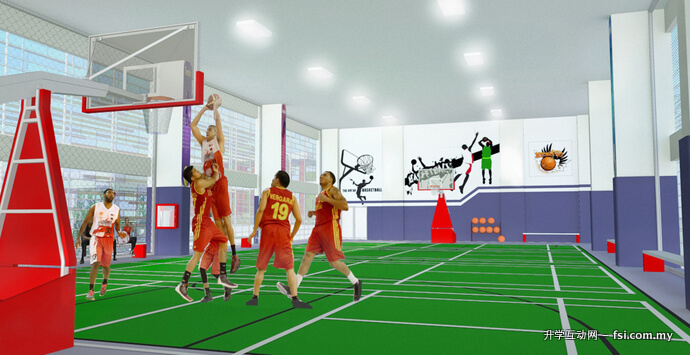 新校舍具备多项室内体育设备，包括篮球场、室内足球场和羽毛球场。