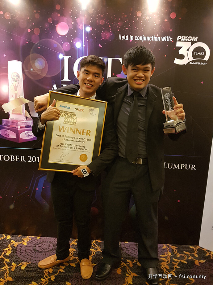 The duo, as the Winner of MSC Malaysia’s APICTA Awards, will represent Malaysia in the upcoming International APICTA which will be held in December. Left: John Lim Hong Aun, Right: Ngie Kok Sin.
