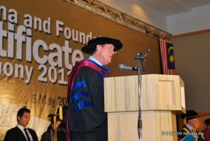 Professor Ian Kerr addressing the graduating students