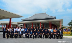 A post-event photo symbolising the close ties forged between UTAR and PDRM.
