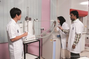 AMU位于新山的医学专属校园，备有最先进的教学科技，供学生学习与熟练各种实验技巧与医疗仪器的使用。