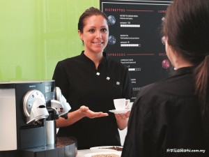 一杯咖啡，也是一门艺术。香阳环球厨师学院的课程强调东西方、传统与现代、创意与科技双方面技术与知识的结合。