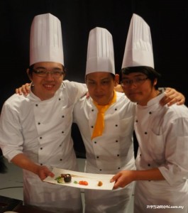 中国文化大学海青班烹饪科学生　协助”美味的想念”BCSC料理比赛拍摄