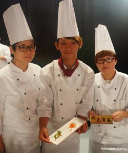 中国文化大学海青班烹饪科学生　协助”美味的想念”BCSC料理比赛拍摄