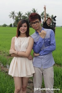 学生参与歌手Wee陈汉伟及陈诗颖MV的拍摄。