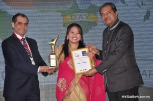 Heidy Quah Gaik Li也在印度孟买的全球企业社会责任大会2014荣膺非政府组织领导卓越奖。