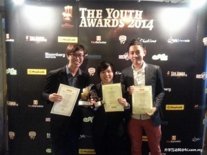 Proud winners (from left) Heong, Lee and Kum posing with their certificates and trophies